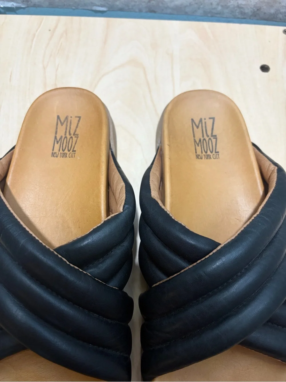 black Miz Mooz Marinella Leather Slide Sandals size 39 Or Women’s 8.5